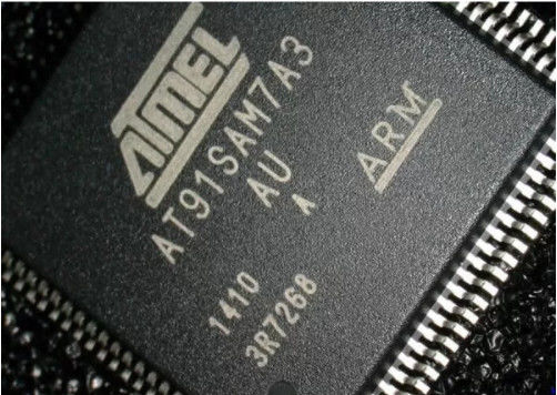 AT91SAM7A3-AUの集積回路の破片ATMEL QFP ADCチャネル