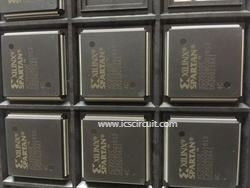 XCS10-3PC84IのRAMプログラム可能なICの破片ASICのスパルタ式およびスパルタ式Xl FPGA家族